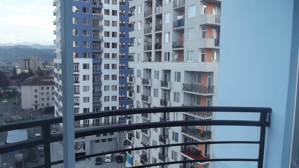 Apartamento Big Flat In Batumi Exterior foto