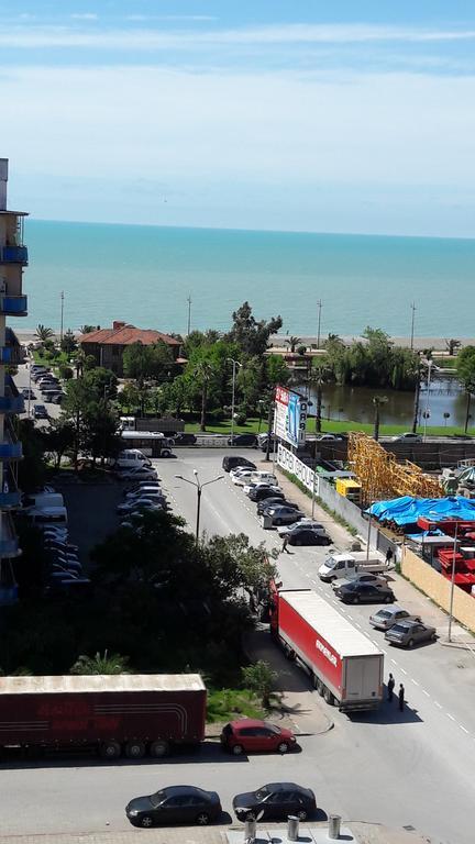 Apartamento Big Flat In Batumi Exterior foto